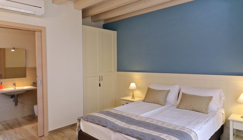 Habitación Deluxe con 1 cama doble o 2 individuales, terraza, en edificio anexo