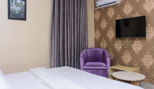 Habitación estándar, 1 cama de matrimonio grande, vistas a la ciudad