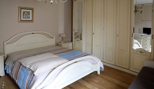 Habitación triple, 1 cama de matrimonio con sofá cama (Eleonora d'Angiò)