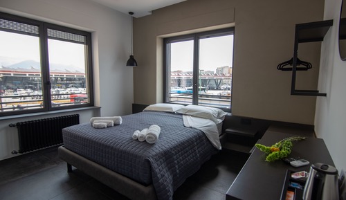 Habitación triple de lujo, varias camas, vistas a la ciudad (1)