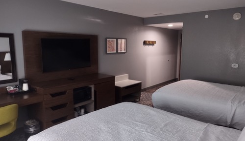 Habitación, 2 camas de matrimonio, frigorífico y microondas