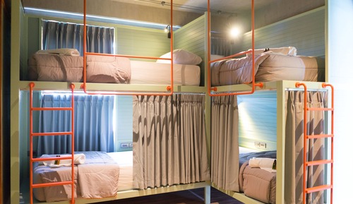Dormitorio compartido, dormitorio mixto