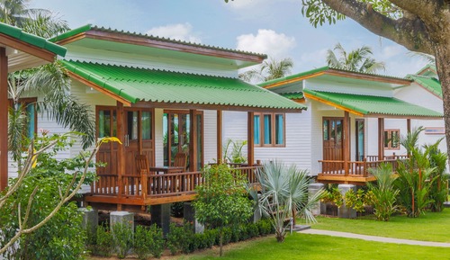 Villa estándar, 1 cama de matrimonio grande, vistas parciales al mar, en la zona del jardín