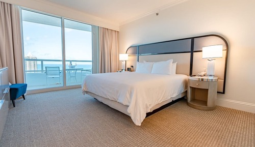 Suite junior, 1 cama de matrimonio grande con sofá cama, balcón, vistas al complejo turístico
