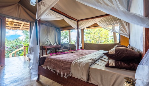 Habitación estándar con 1 cama doble o 2 individuales, 1 cama doble, vistas al jardín