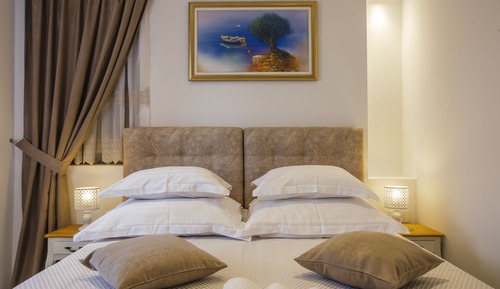 Habitación estándar con 1 cama doble o 2 individuales, vistas a la ciudad