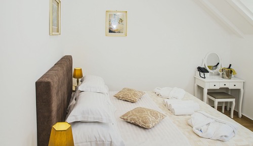 Habitación superior con 1 cama doble o 2 individuales, vistas al mar