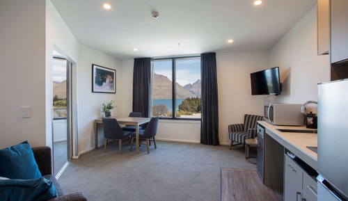 One Bedroom Apartment Lake View - Accessible