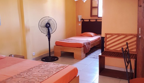 Habitación triple estándar, vistas al jardín
