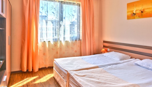 Apartamento, 2 habitaciones, vistas a la piscina