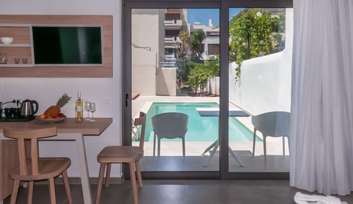 Suite junior, vistas a la piscina