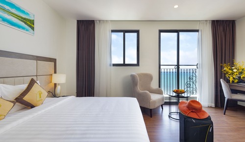 Estudio, 1 cama de matrimonio grande, balcón, vistas al mar