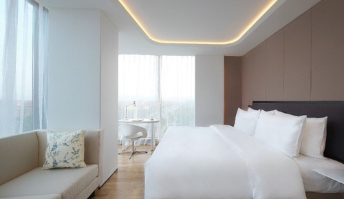  Premier Room