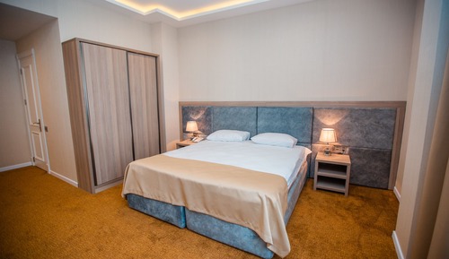 Habitación estándar con 1 cama doble o 2 individuales