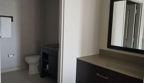 Estudio, 1 cama de matrimonio grande, no fumadores, vistas a la bahía