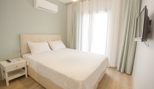 Habitación estándar doble, vistas parciales al mar