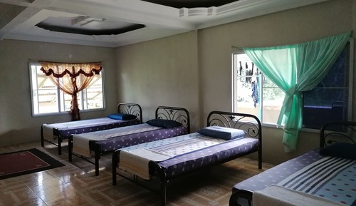 Dormitorio compartido económico