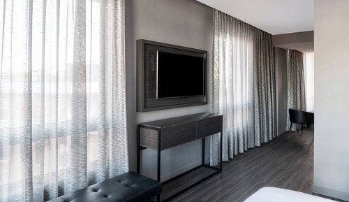 Suite, 1 cama de matrimonio grande con sofá cama, en esquina