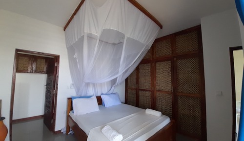 Apartamento de diseño, 1 cama de matrimonio grande con sofá cama, vistas al patio