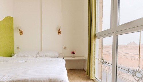 Habitación panorámica doble (Double room with Pyramids view)