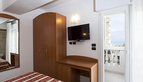 Habitación superior con 1 cama doble o 2 individuales