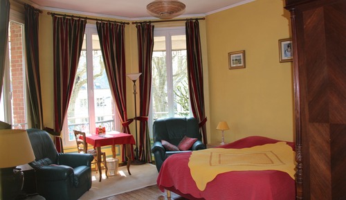Habitación superior, varias camas, vistas a la ciudad