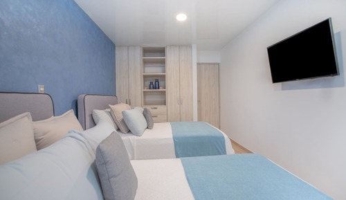Apartamento de lujo, varias camas, vistas al mar