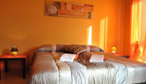 Habitación triple, varias camas, vistas a la colina