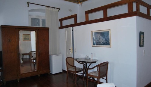Habitación superior con 1 cama doble o 2 individuales, vistas al mar