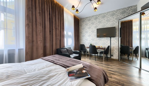 Suite estudio de diseño, 1 cama de matrimonio grande, vistas a la ciudad
