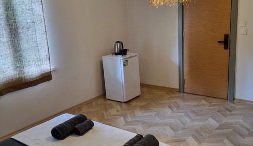 Habitación Confort doble, 1 cama de matrimonio, patio, vistas al jardín