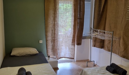 Suite estándar, baño privado, vistas al jardín