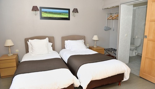 Habitación clásica con 1 cama doble o 2 individuales, 2 camas individuales