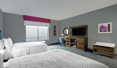 Habitación, 2 camas de matrimonio, accesible para personas con discapacidad (Hearing)