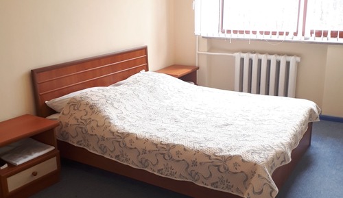 Habitación básica con 2 camas individuales, 2 camas individuales