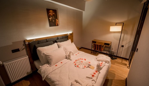 Deluxe Room - Wild Horses Package