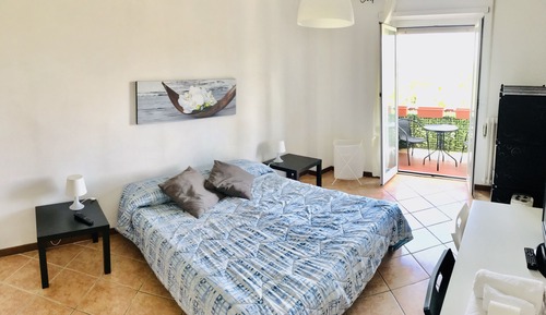 Habitación con 1 cama doble o 2 individuales, baño compartido (Anastasia)