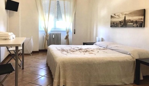 Habitación con 1 cama doble o 2 individuales, baño privado (Ginevra)