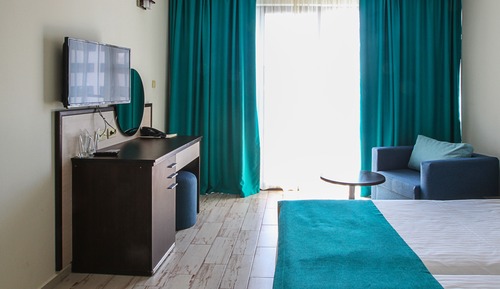 Habitación Confort con 2 camas individuales, balcón (2 + 1)