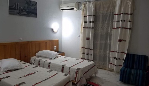 Habitación clásica con 2 camas individuales