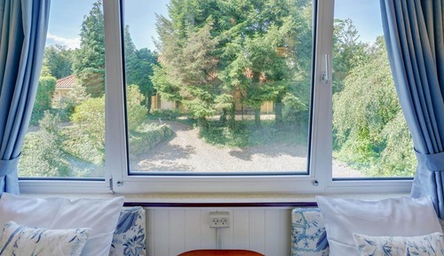 Habitación estándar con 1 cama doble o 2 individuales, vistas al patio