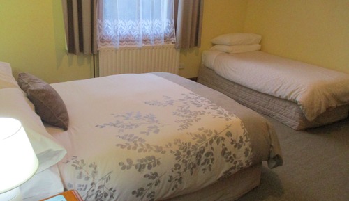 Habitación estándar con 1 cama doble o 2 individuales (welcome children over 14 and above)