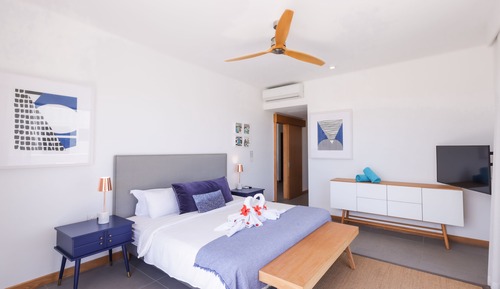 Ático exclusivo, 4 habitaciones, piscina privada, vistas parciales al mar