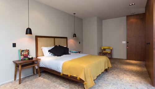 Deluxe Room, 1 Queen Bed, Courtyard View - Mateo