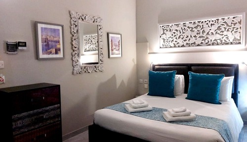 Habitación doble, terraza (Mosta)