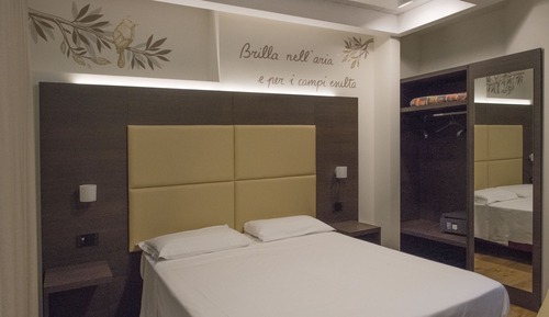 Habitación superior con 1 cama doble o 2 individuales