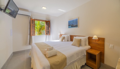 Habitación superior, 1 cama de matrimonio grande, patio, planta baja