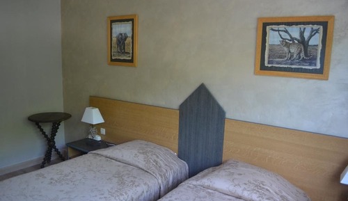 Habitación con 2 camas individuales