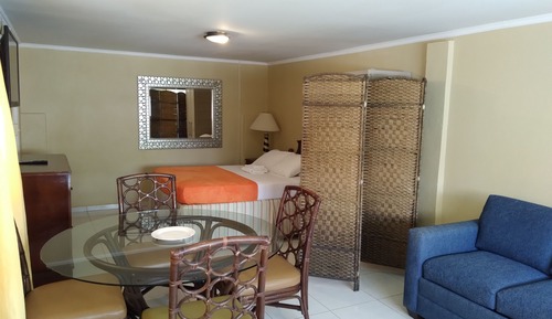 Suite estudio junior, 1 cama de matrimonio con sofá cama