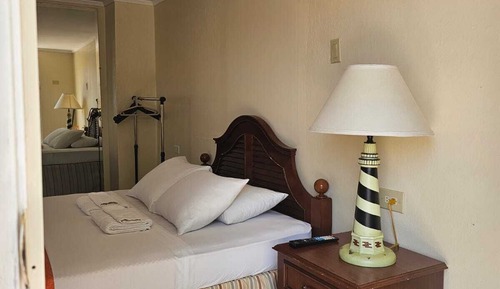 Estudio Confort, 1 cama de matrimonio, no fumadores, vistas al patio